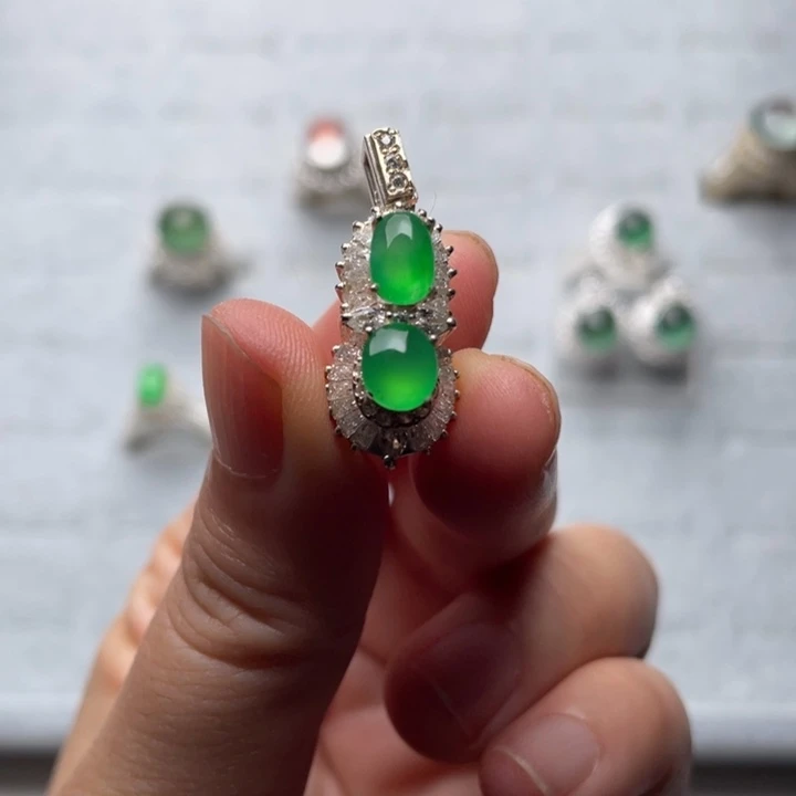 定制翡翠未镶嵌绿蛋面