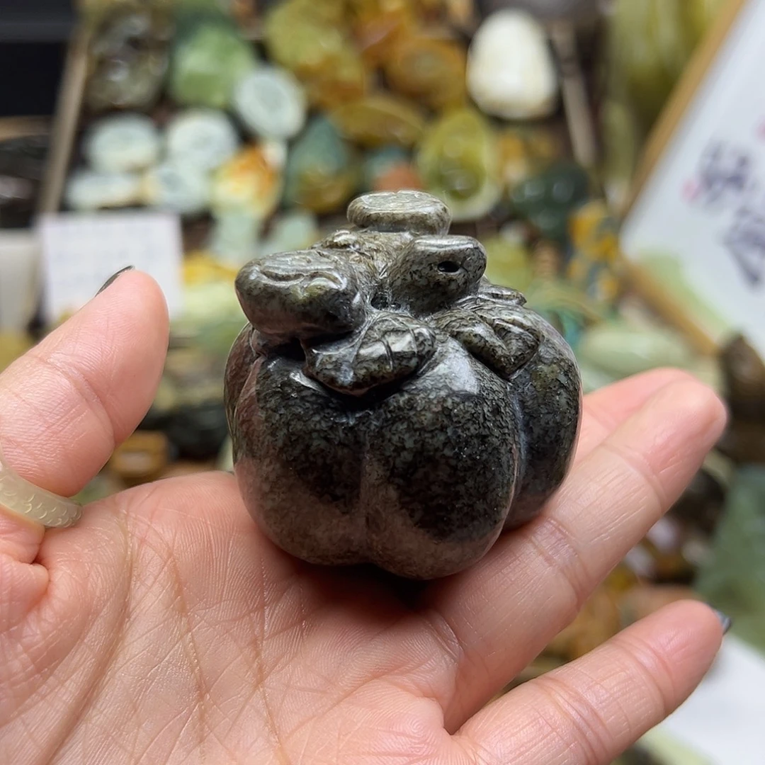 颈饰未镶嵌岫岩河磨玉（透闪石质玉）河磨玉福窝