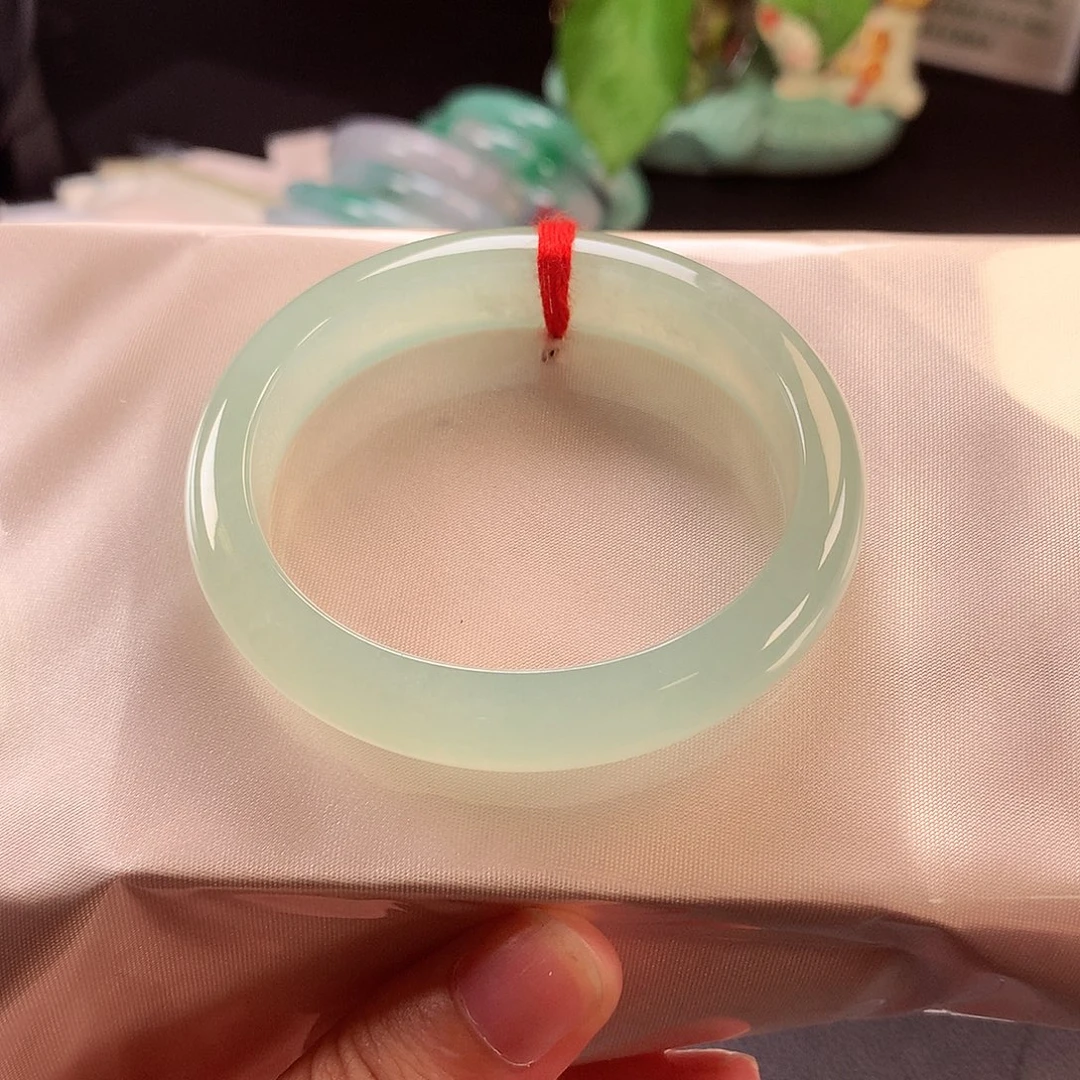 翡翠未镶嵌手镯（贵妃镯）10号链接