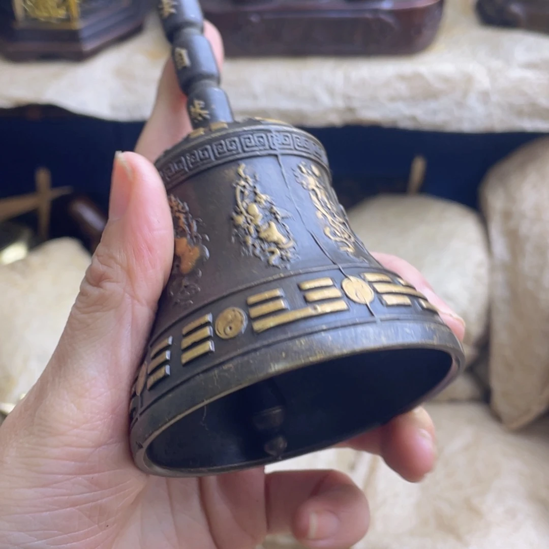 原矿风磨铜摇铃一个