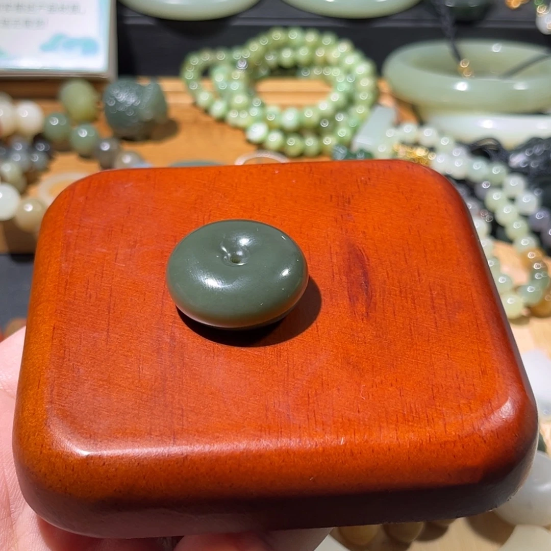 未镶嵌和田玉珠宝半成品