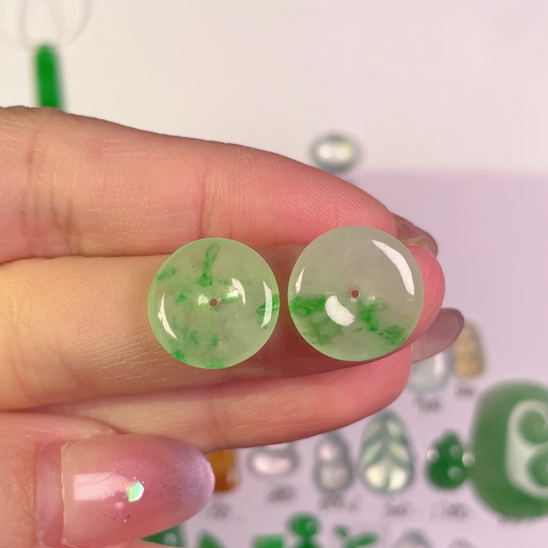 翡翠未镶嵌颈饰裸石