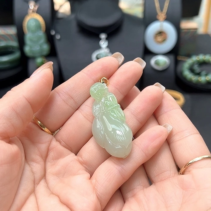 和田玉18K金镶嵌颈饰