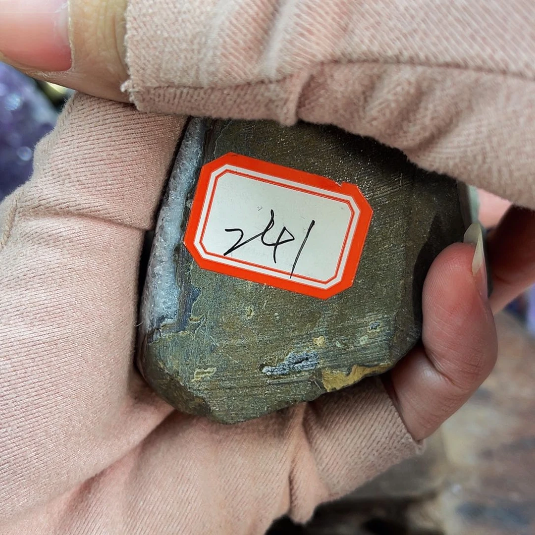 水晶随形摆件未镶嵌