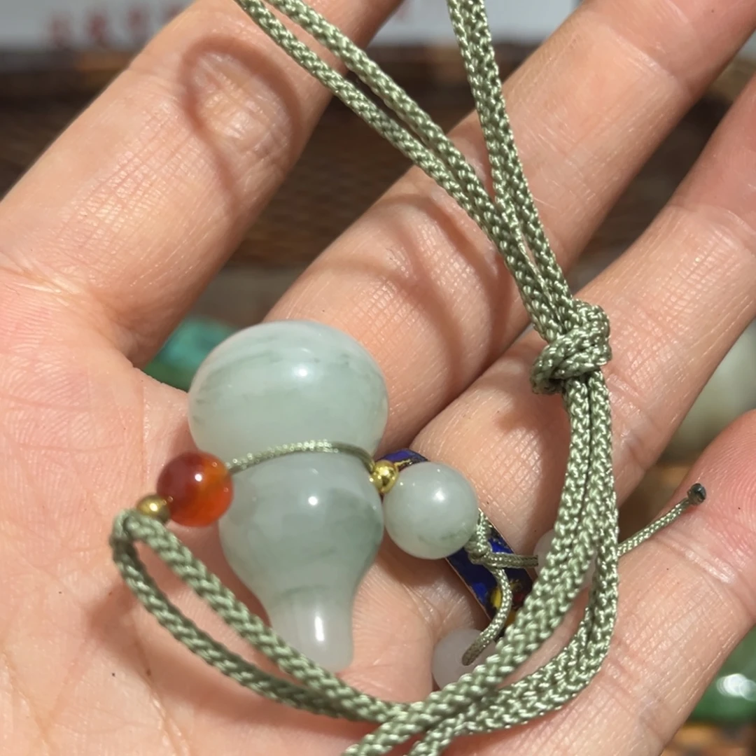 我***了查罗石合金颈饰摆件一件一件