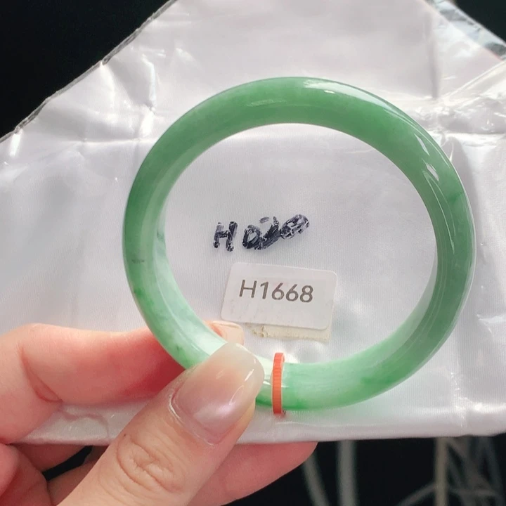 翡翠手镯未镶嵌天然缅甸翡翠手镯01