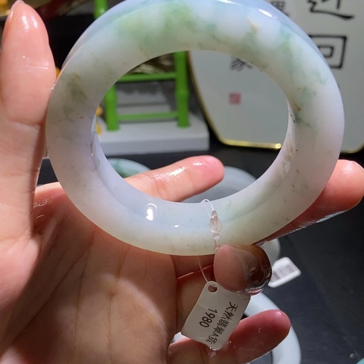 定制翡翠未镶嵌手镯定制