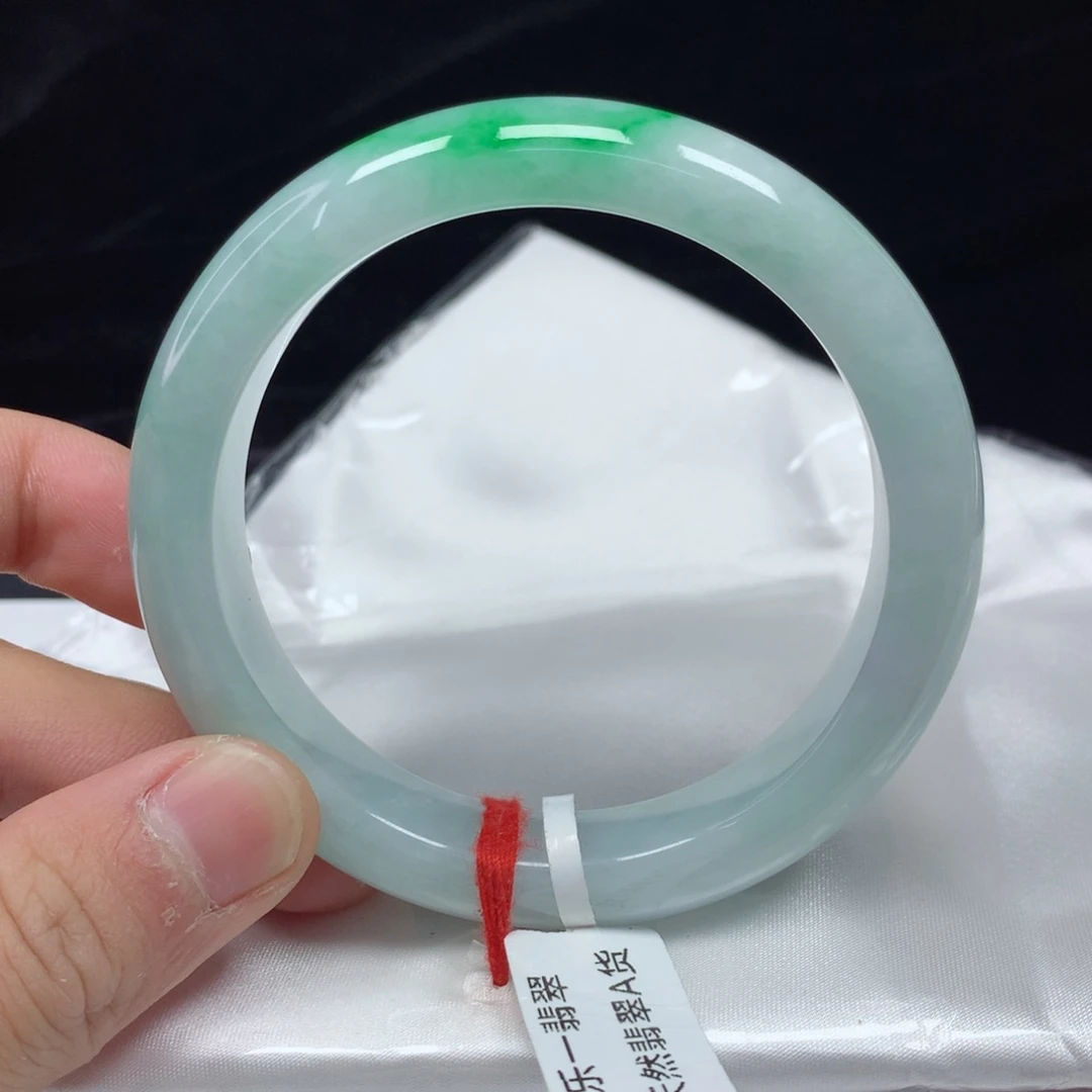 翡翠手镯（圆镯）未镶嵌58.3