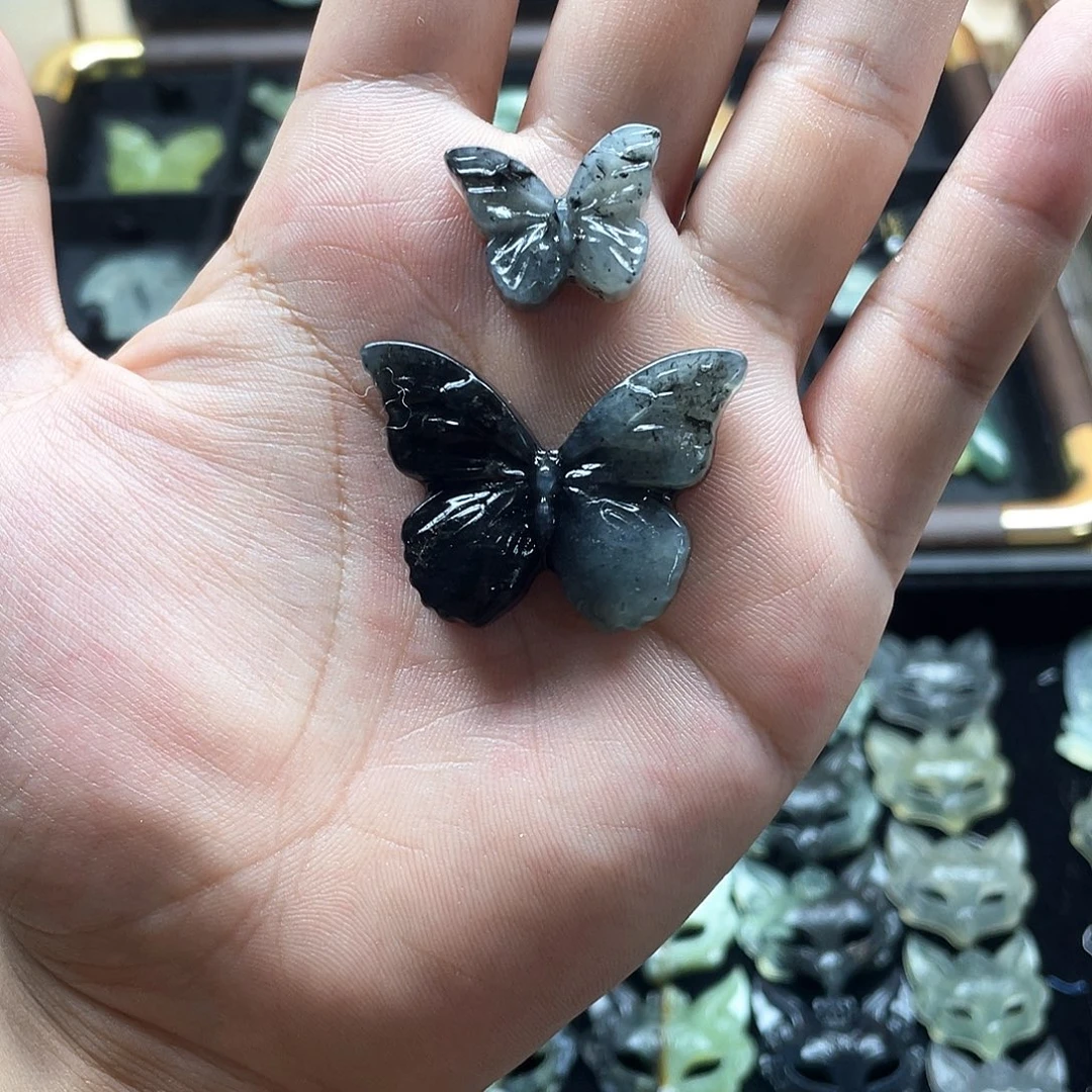 ****¥未镶嵌蛇纹石玉颈饰