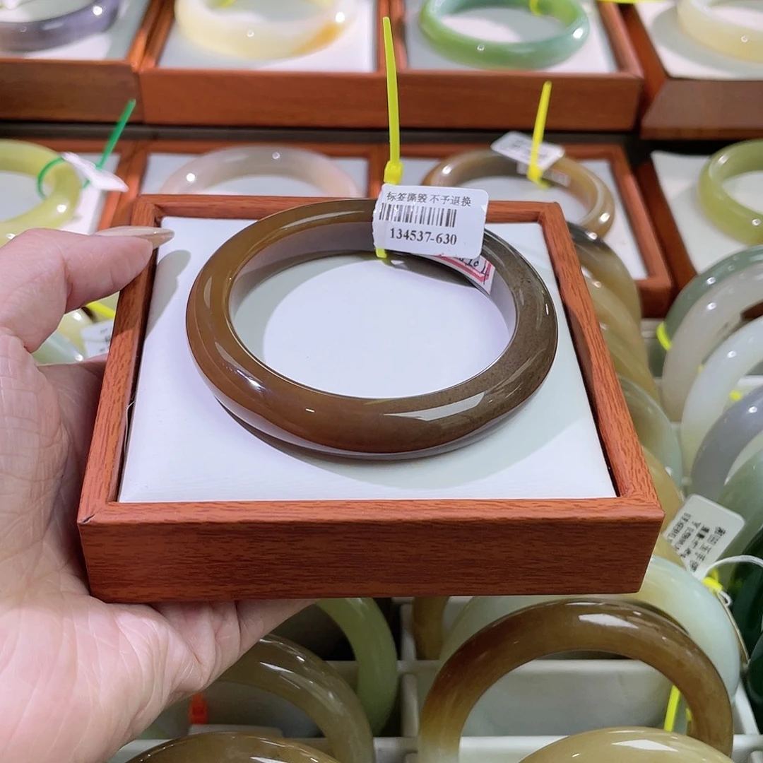 【闪购商品】未镶嵌手镯和田玉56