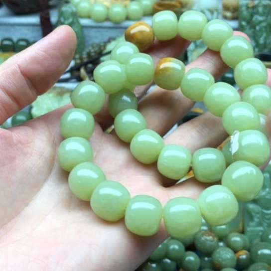 诚***…岫岩河磨玉（透闪石质玉）未镶嵌手链