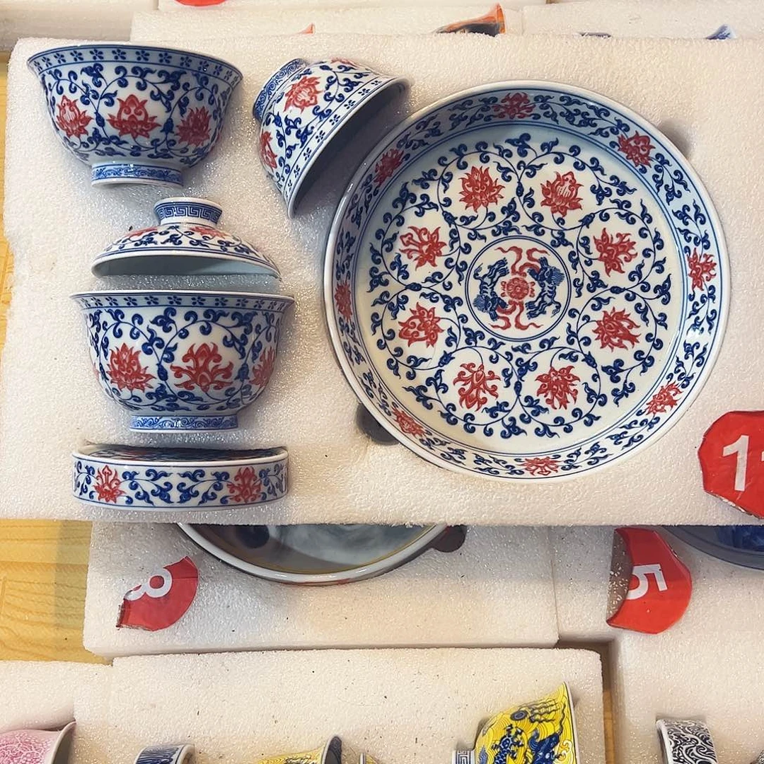 1***。釉里红缠枝莲五件套