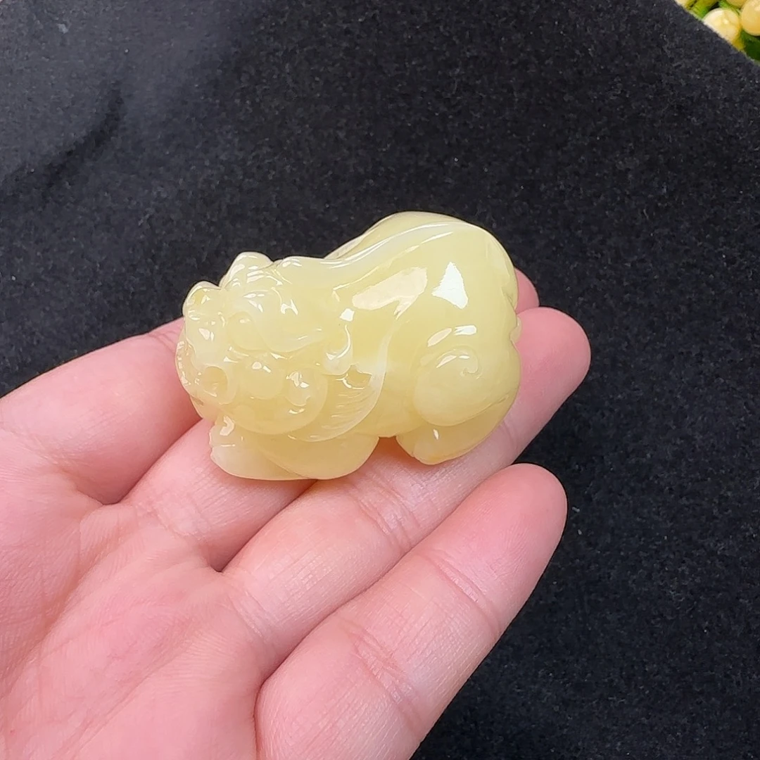 蜜蜡未镶嵌珠宝奇石