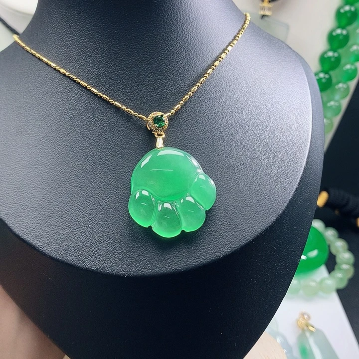 翡翠未镶嵌吊坠(赠链)