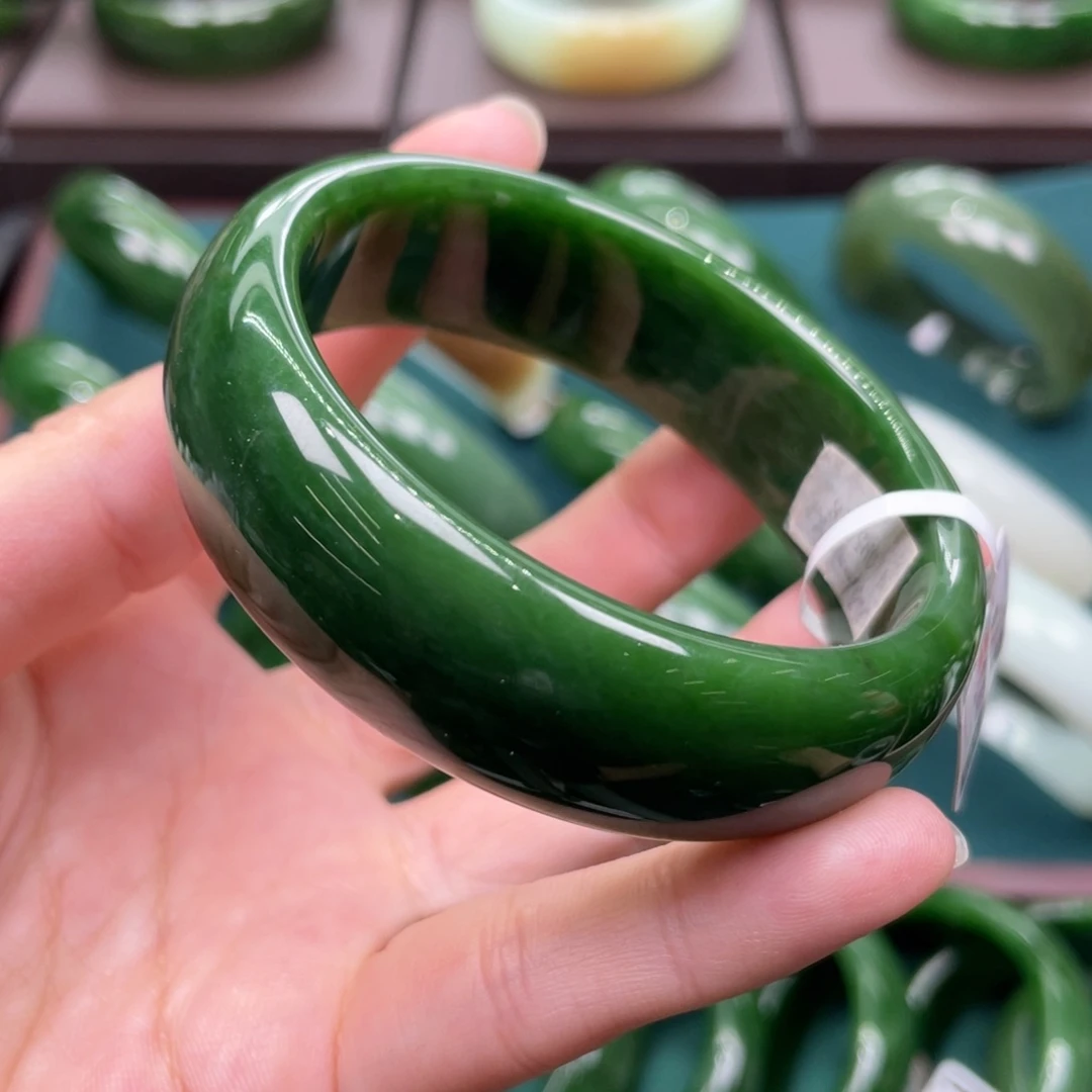 和田玉（碧玉）未镶嵌手镯5556