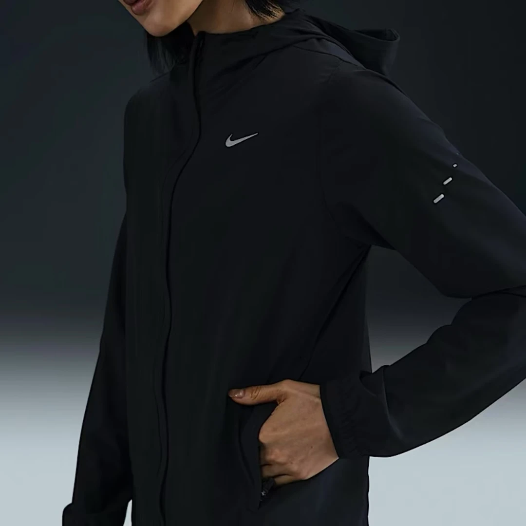 NIKE/耐克【年终狂欢季】女子户外时尚拒水跑步夹克HQ0651010