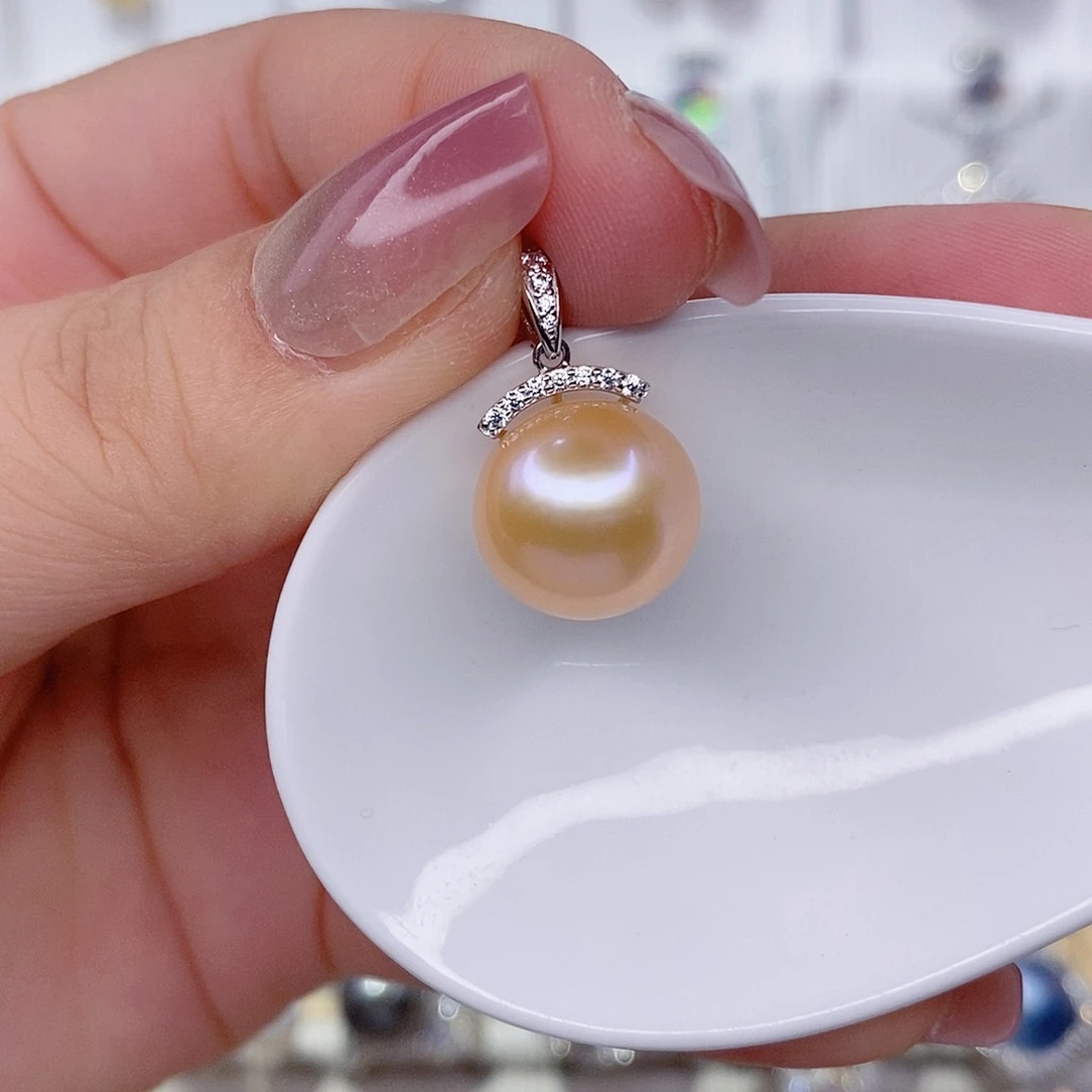 Z***L淡水珍珠银S925镶嵌吊坠(赠链)