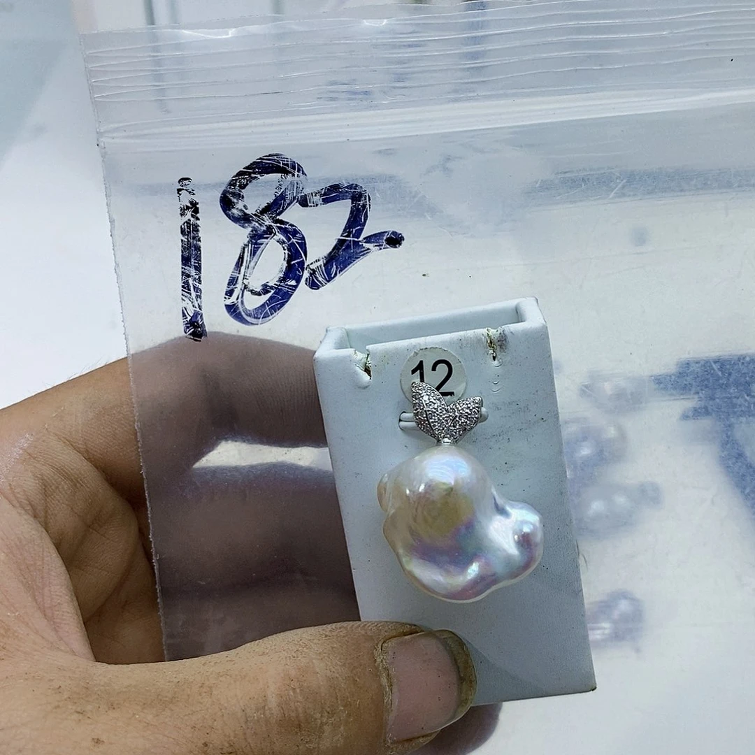 淡水珍珠合金颈饰