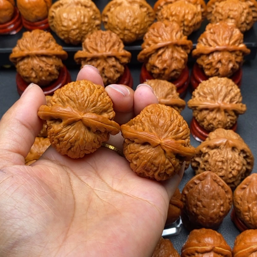 【闪购商品】文玩核桃把件如****爱白狮子