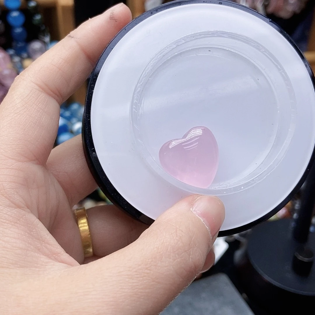 水晶手串未镶嵌赵****?粉爱心