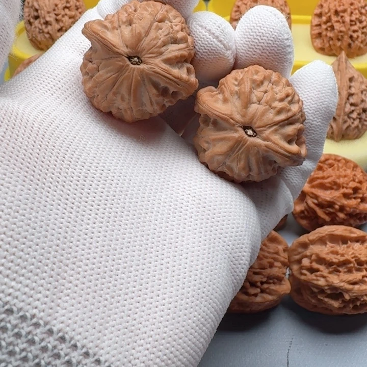 核桃精品小金鱼小手捻