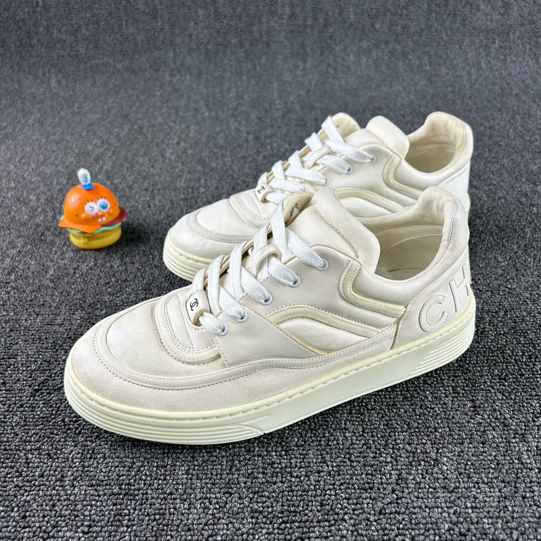 95新 Chanel/香奈儿 白色板鞋39码 经典小白鞋 HB4119