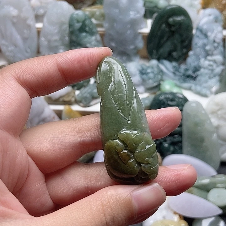 翡翠未镶嵌颈饰翡翠