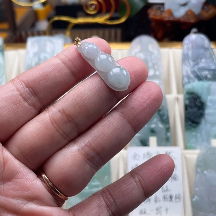 翡翠未镶嵌挂件玉