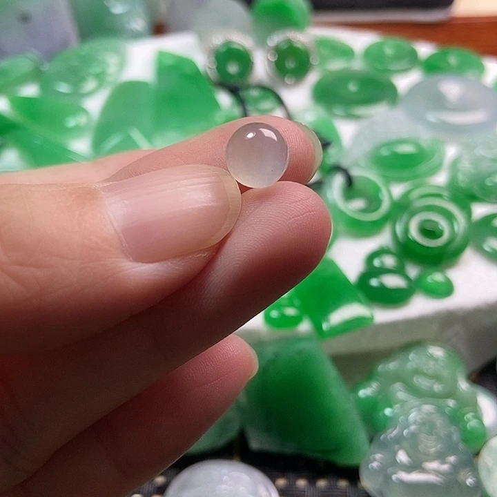 翡翠未镶嵌颈饰圆珠