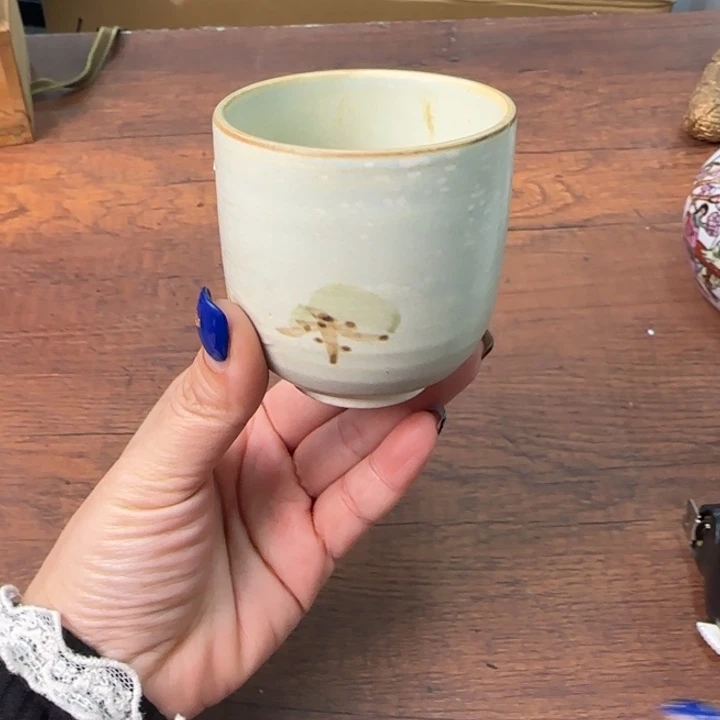 一个陶瓷物件哈哈哈哈