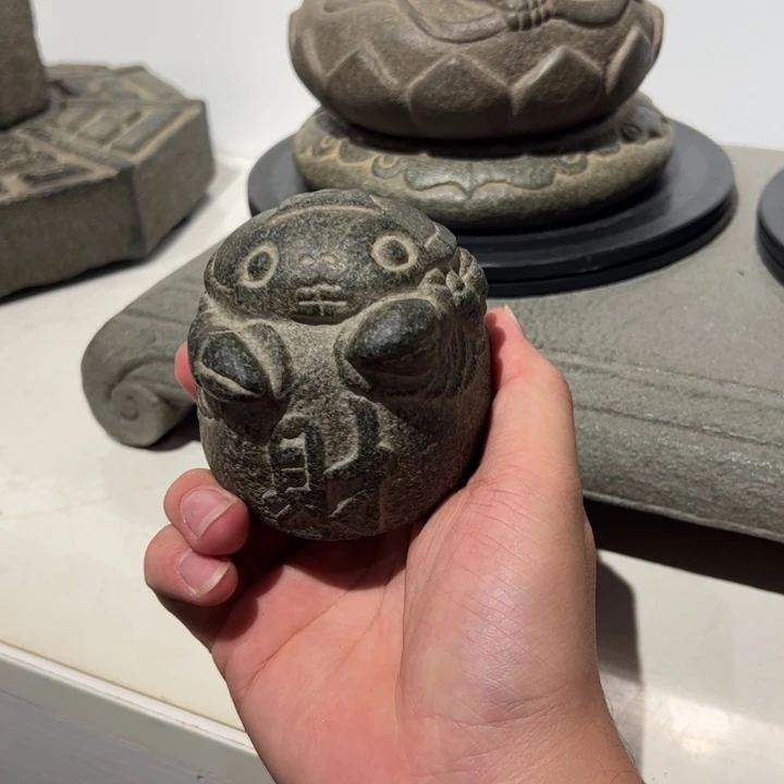 哥***宝石材镇纸螃蟹青石