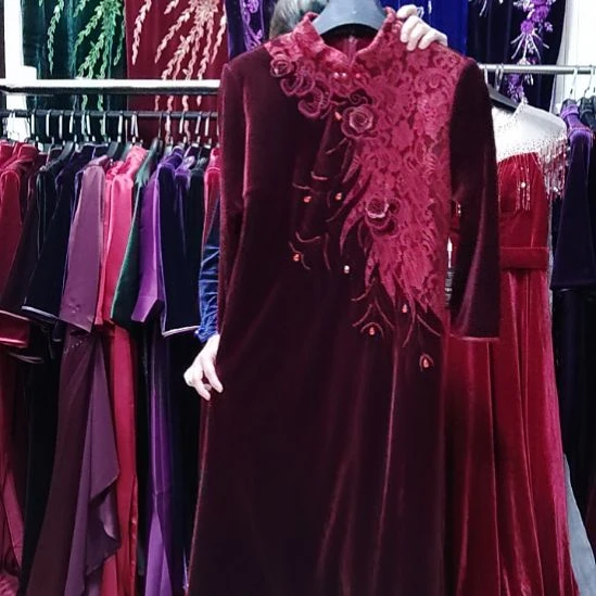 枣红色金丝绒加绒加厚拼接蕾丝长款改良旗袍裙3XL135斤内4XL145内