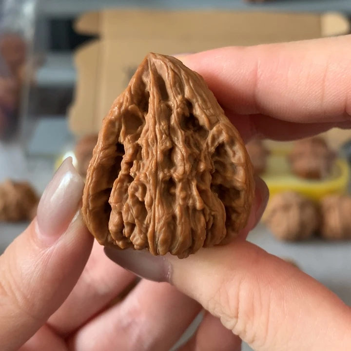 爱***鱼文玩核桃把件异形单只