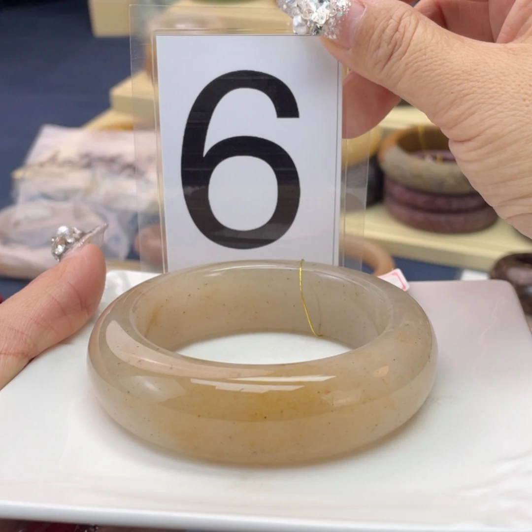 【闪购商品】石英质玉手镯未镶嵌