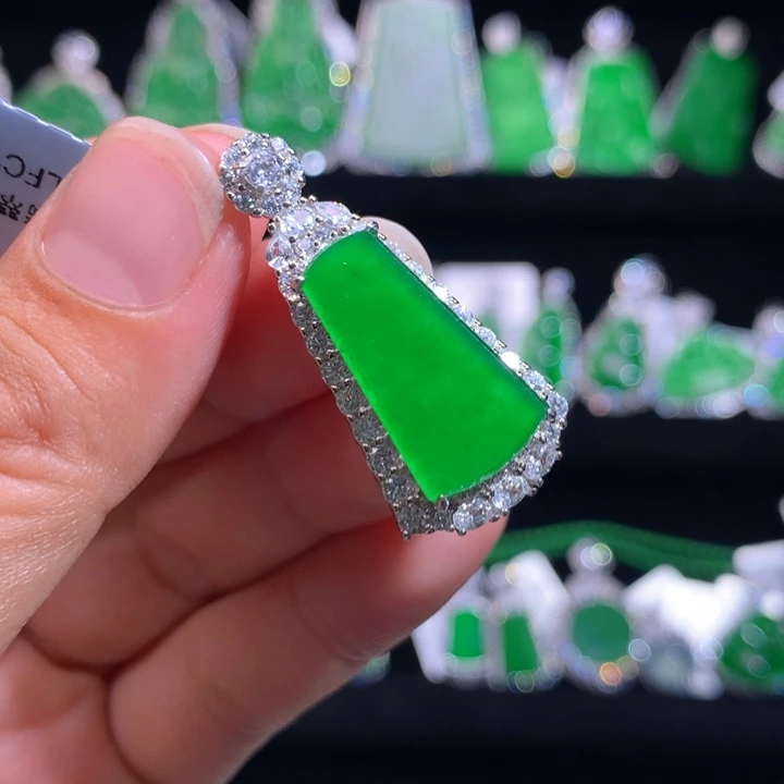 【闪购商品】颈饰银S925镶嵌翡翠天然翡翠