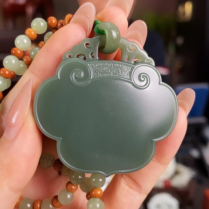 和田玉未镶嵌颈饰定制发货