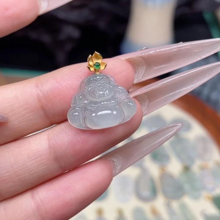 翡翠18K金镶嵌颈饰