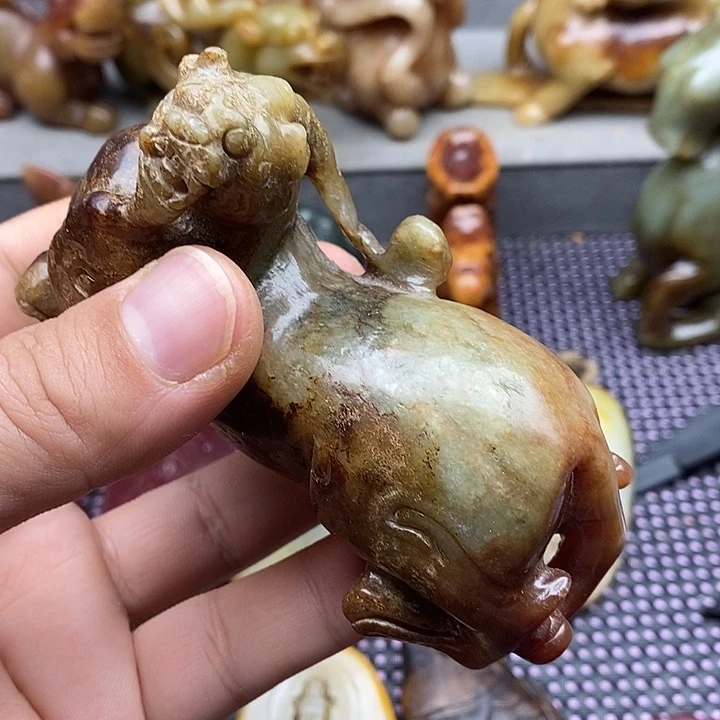 未镶嵌蛇纹石玉颈饰
