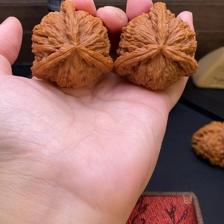 浩****把件文玩核桃白奔