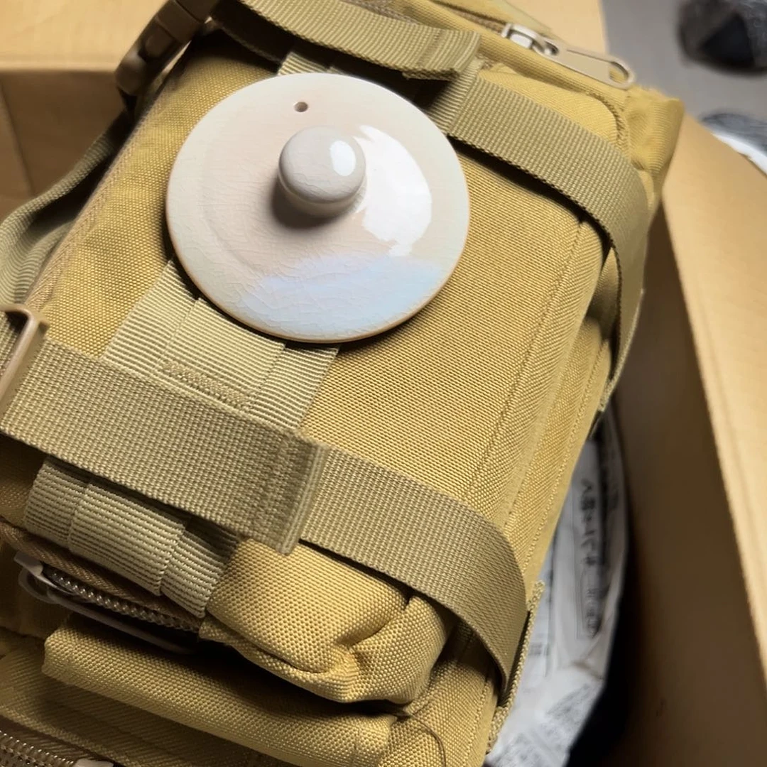 瓷片。。。。。。。。。。。。。。