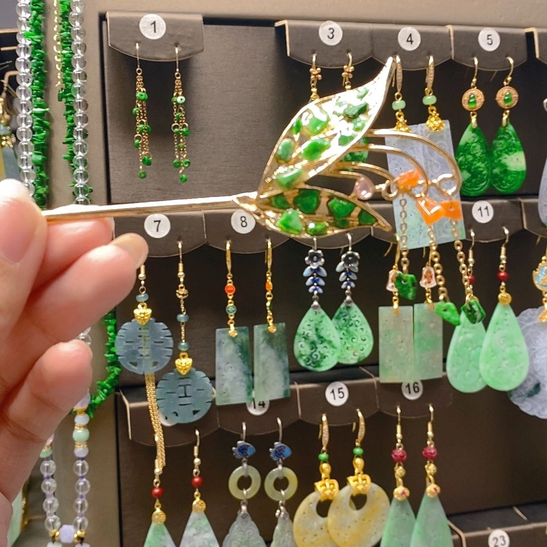 未镶嵌翡翠耳饰翡翠