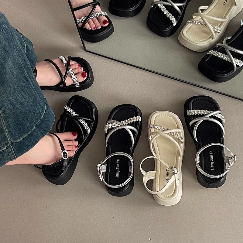 时尚百搭增高外穿沙滩凉鞋女士2025夏季新款细带水钻坡跟增高凉鞋