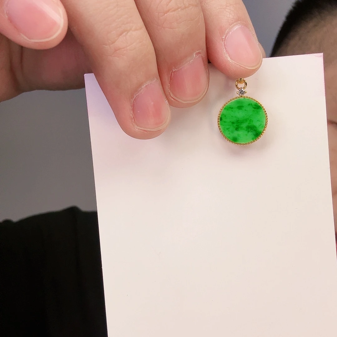 翡翠颈饰未镶嵌一件