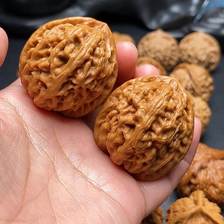 文玩核桃吊坠红锦鲤40尺