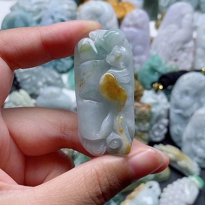 翡翠未镶嵌颈饰翡翠