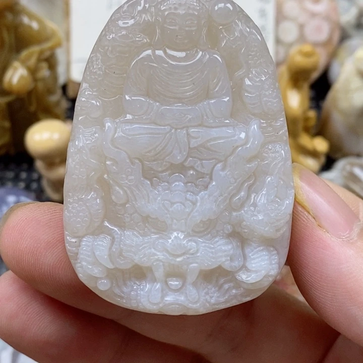 颈饰未镶嵌硅化珊瑚（珊瑚玉）