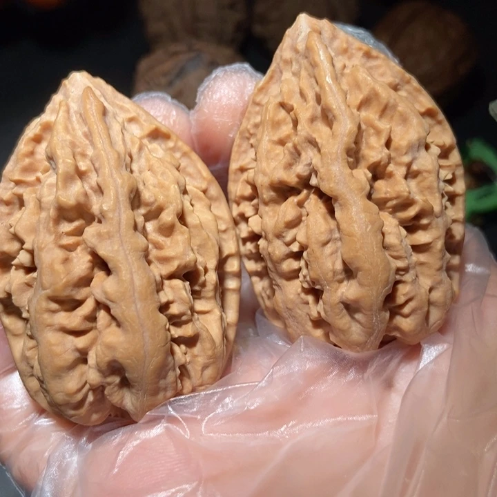 文玩核桃把件东北楸子小雪50