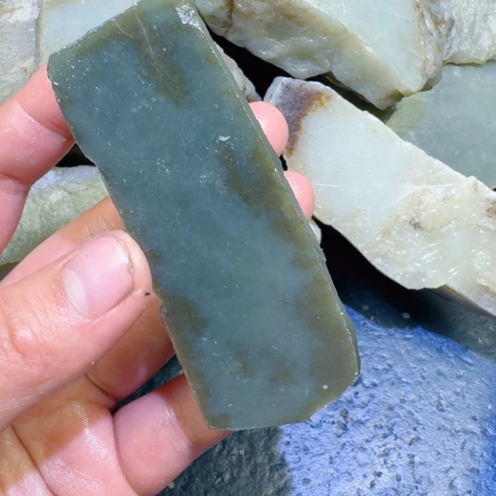 和田玉未镶嵌珠宝半成品