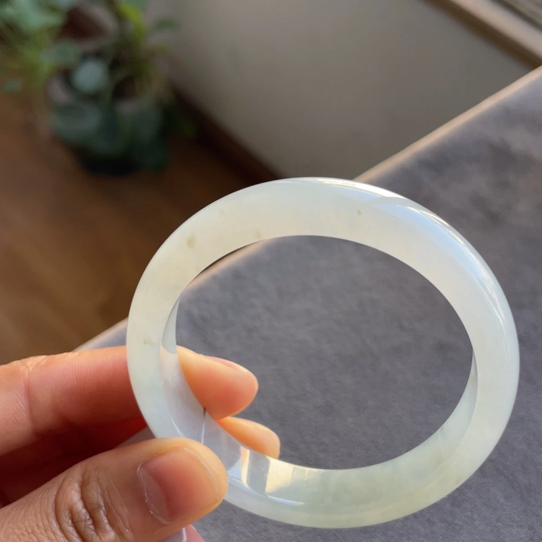 翡翠未镶嵌手镯白月光