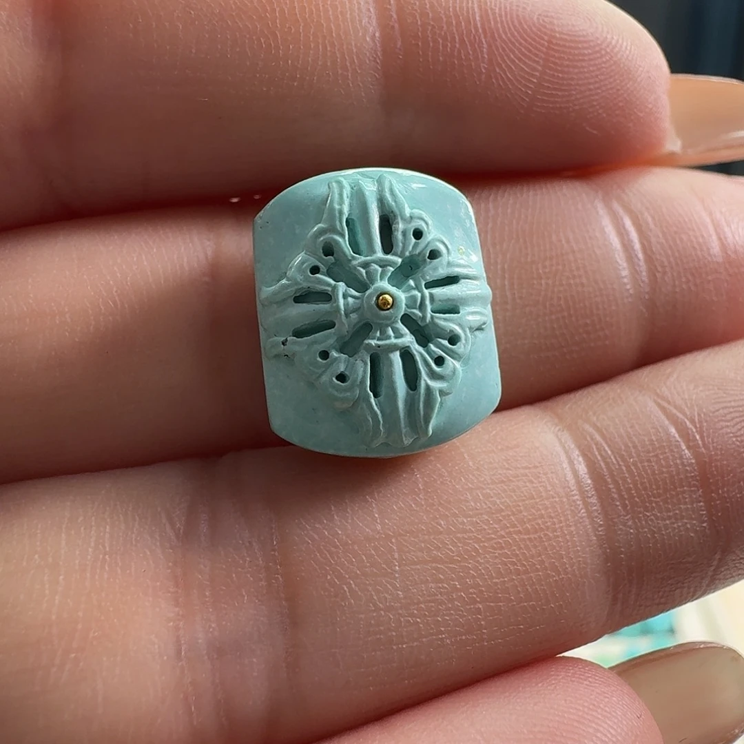 绿松石未镶嵌颈饰